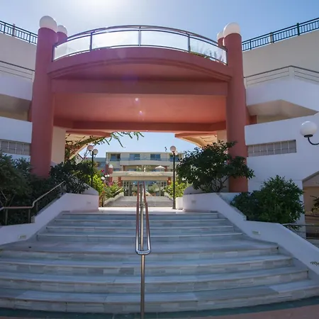 Hydramis Palace Resort